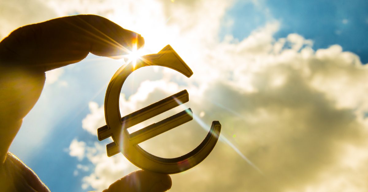 EUR: pending ECB head's speech