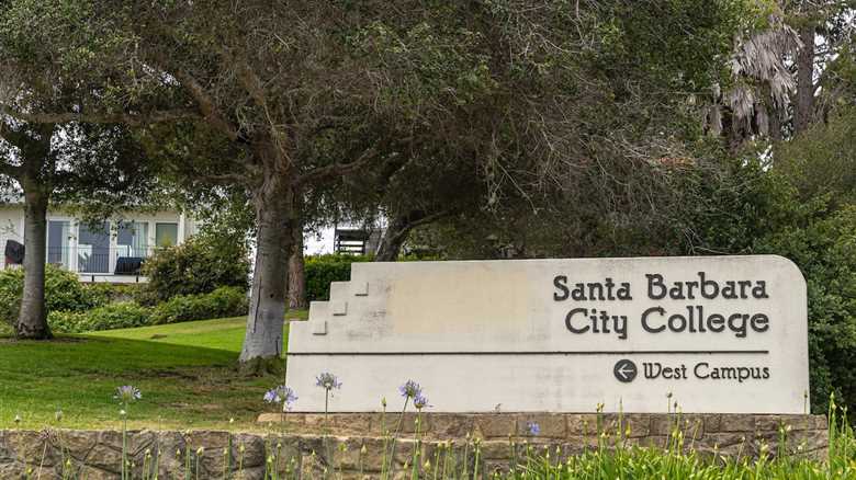 Community College Enrollment Climbs as 18-to-20-Year-Olds Lead