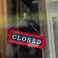 Could Your College Close? 5 Warning Signs Every Family Should Watch For
