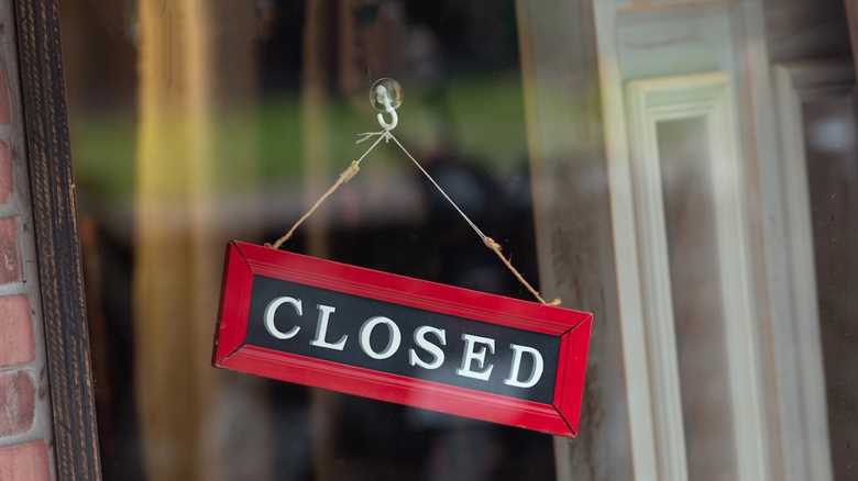 Could Your College Close? 5 Warning Signs Every Family Should Watch For