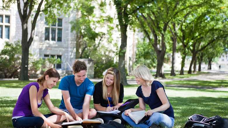 Whitman College Caps Tuition at 10% of Income — No Cutoff Like Harvard or MIT