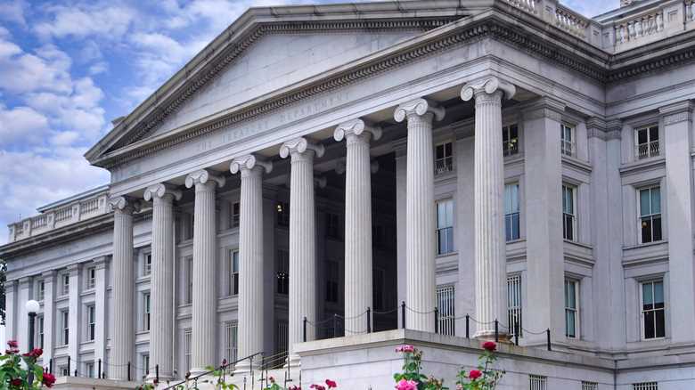 FinCEN Orders Banks To Report Student Aid Fraud As Ghost Student Schemes Spread